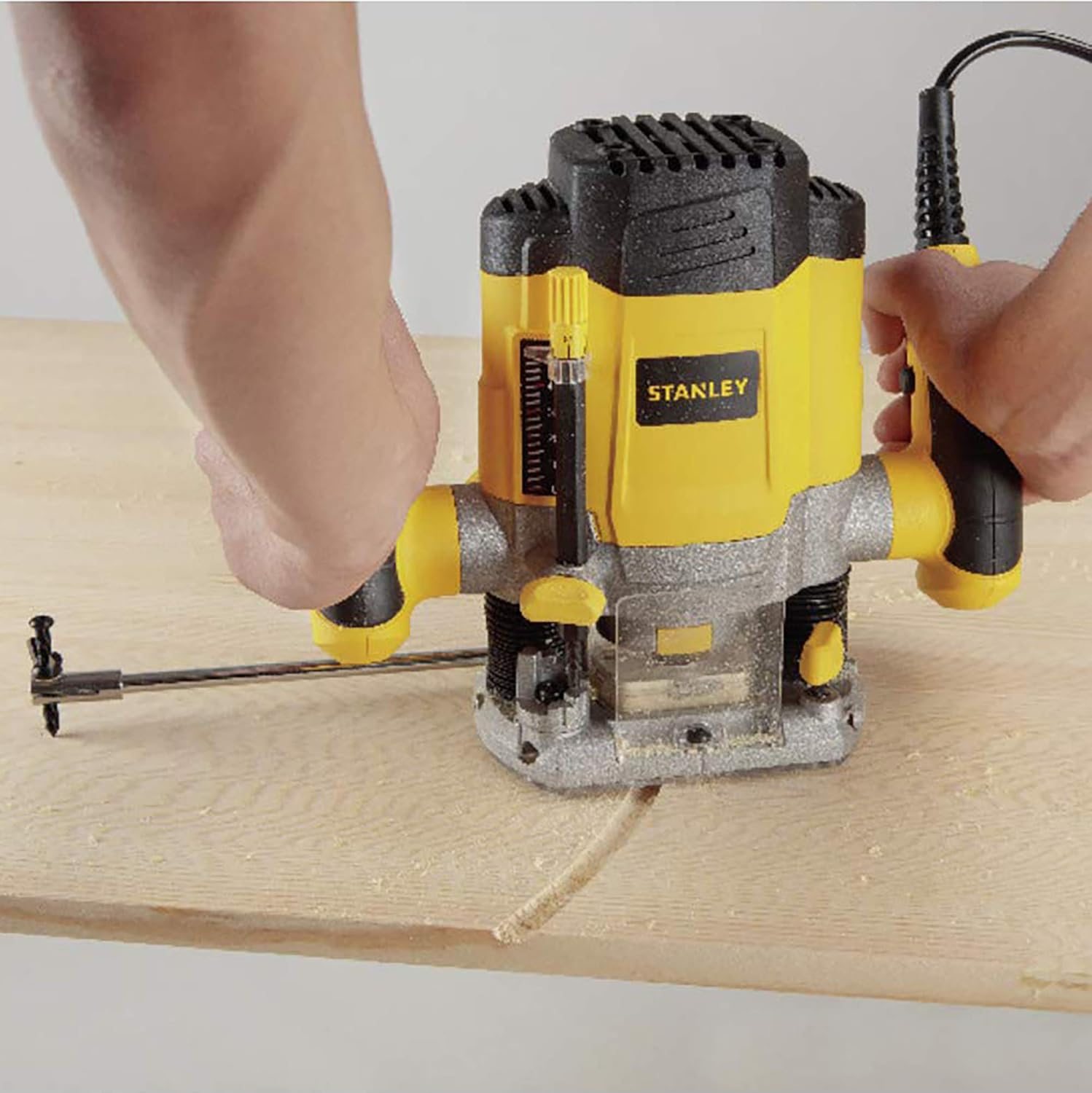 Stanley SRR1200 1200W 8 mm Freze Makinesi - görsel 5